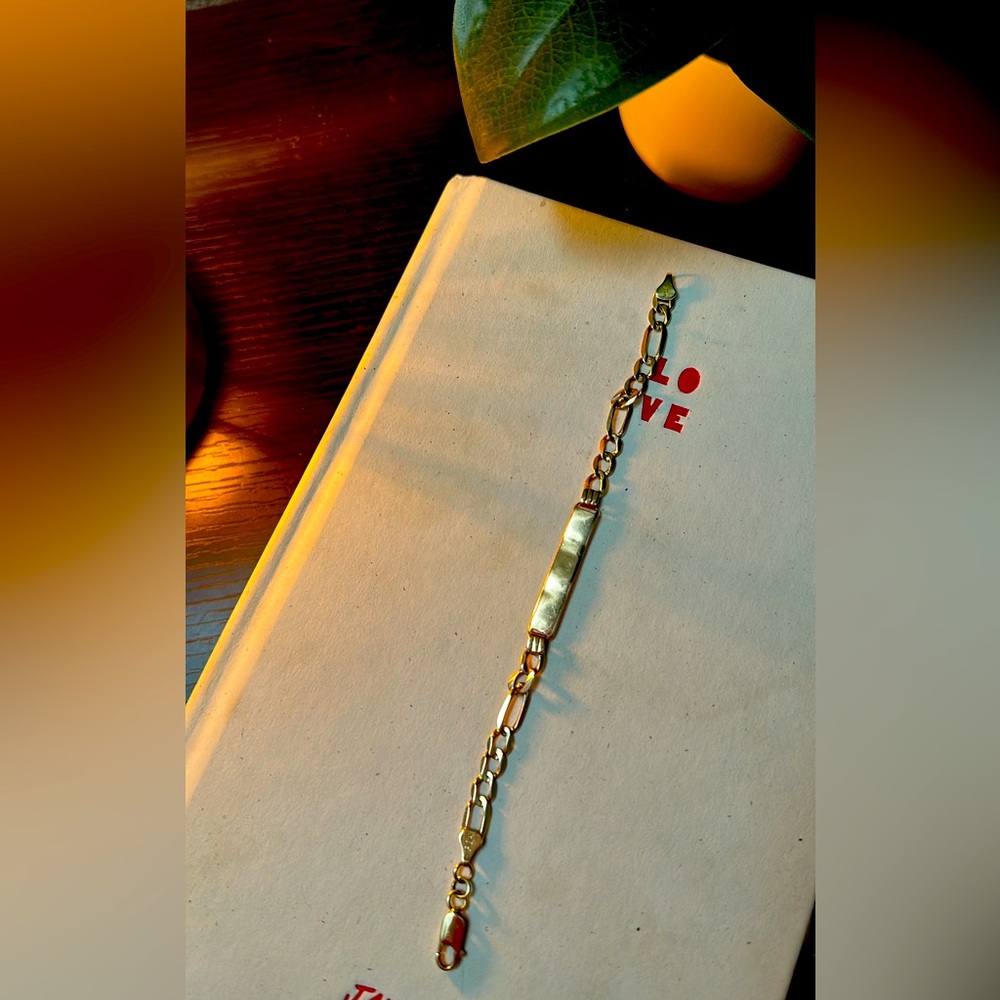 14k Gold unisex Bracelet.🫶🏾